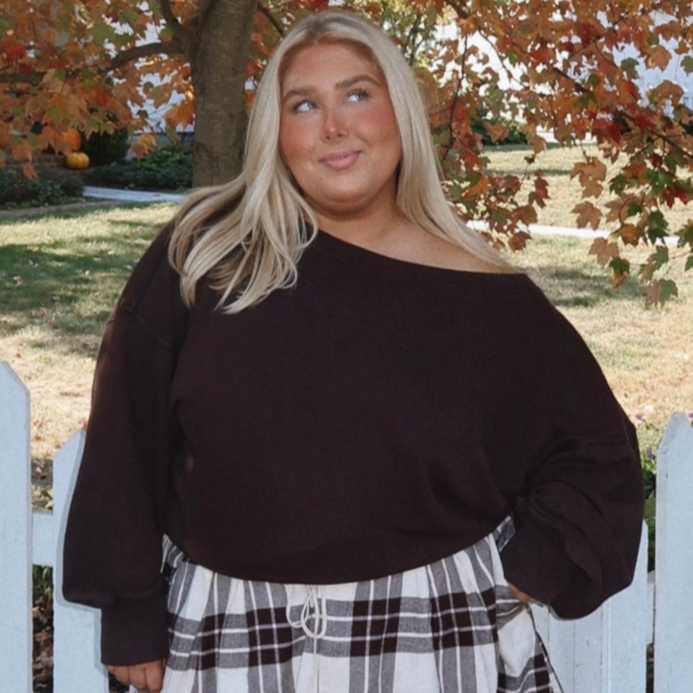 Women's Off-Shoulder Sweater - DOES HAVE STAIN